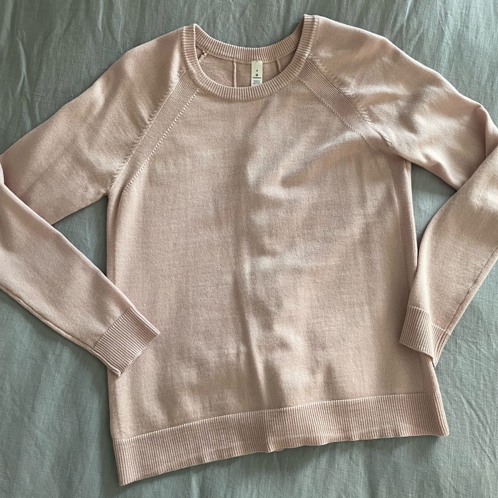 Lululemon NWOT pink sweater